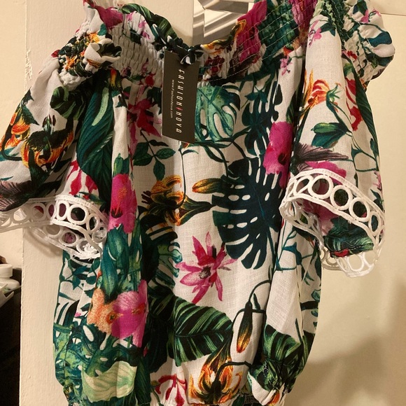 Fashion nova Off the shoulder Floral tropical top - Picture 1 of 2